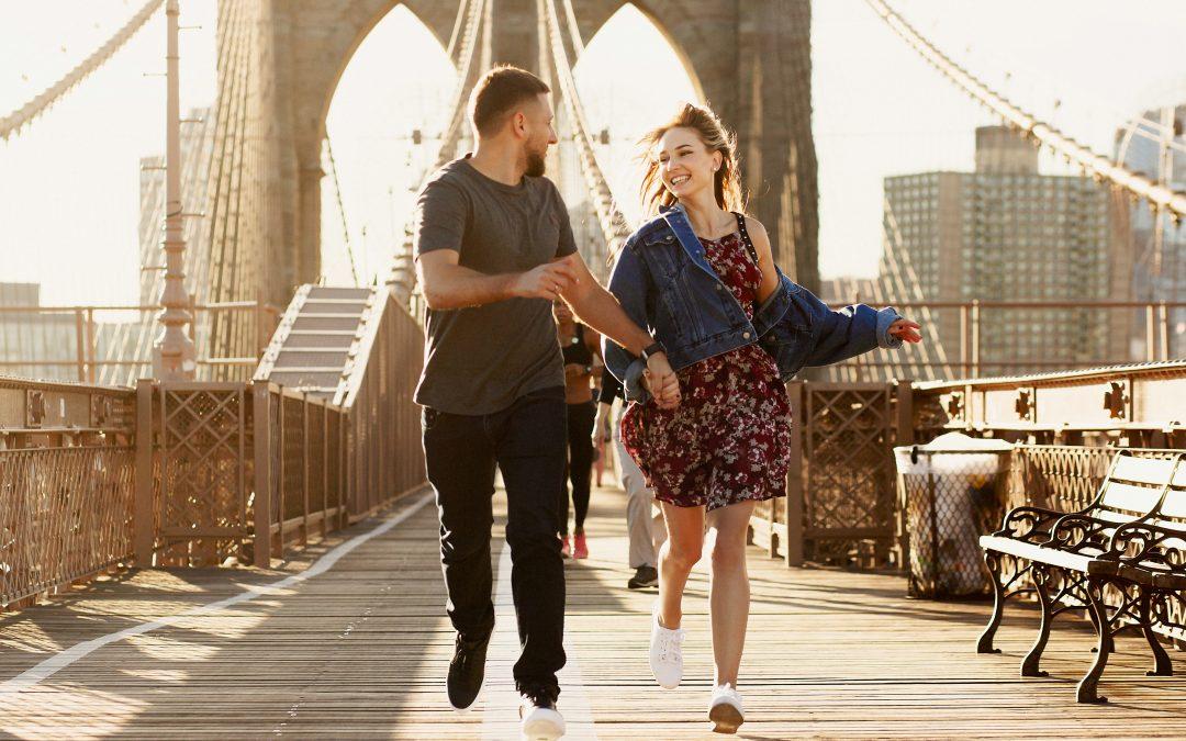 relationship in brooklyn running across the brooklyn bridge for a couples therapist in nyc