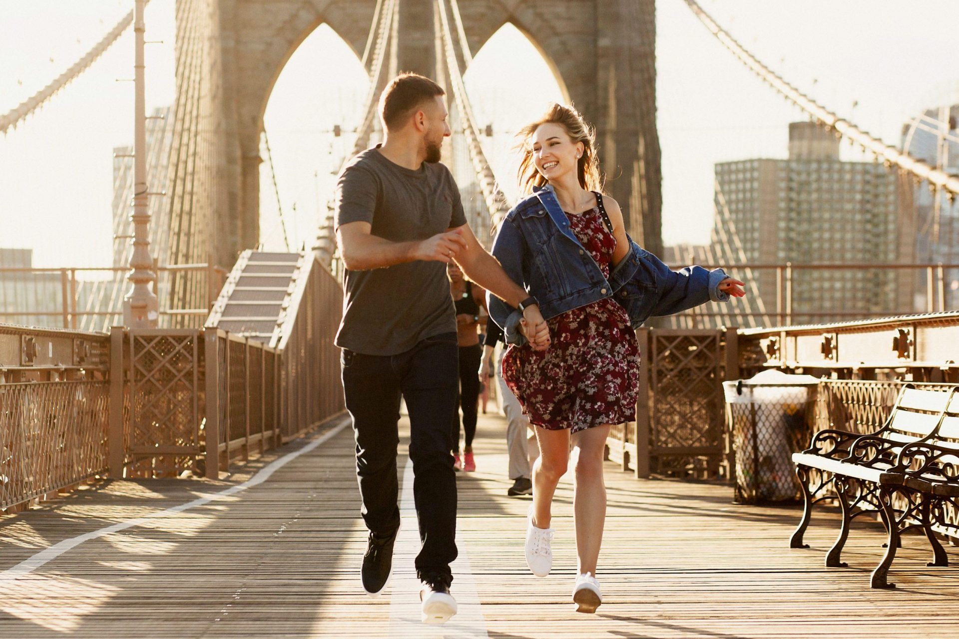 relationship in brooklyn running across the brooklyn bridge for a couples therapist in nyc