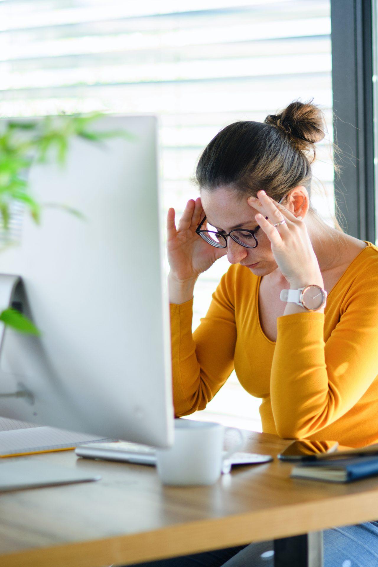 Young NYC business woman gets a panic attack that looks like a heart attack