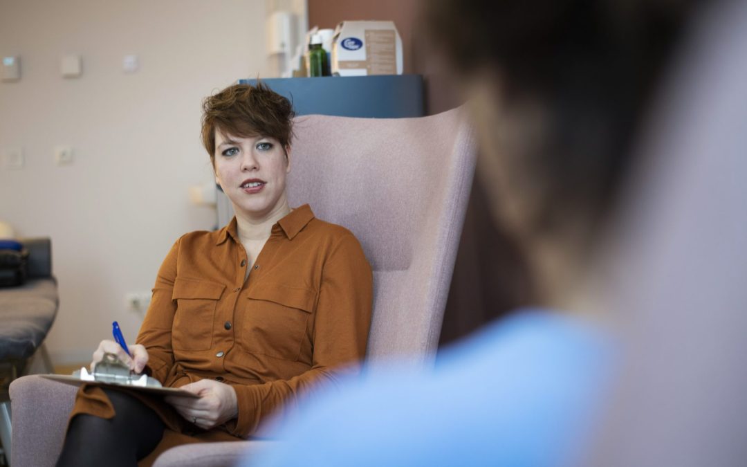 5 Reasons *Everyone* Should Be Talking to a Therapist